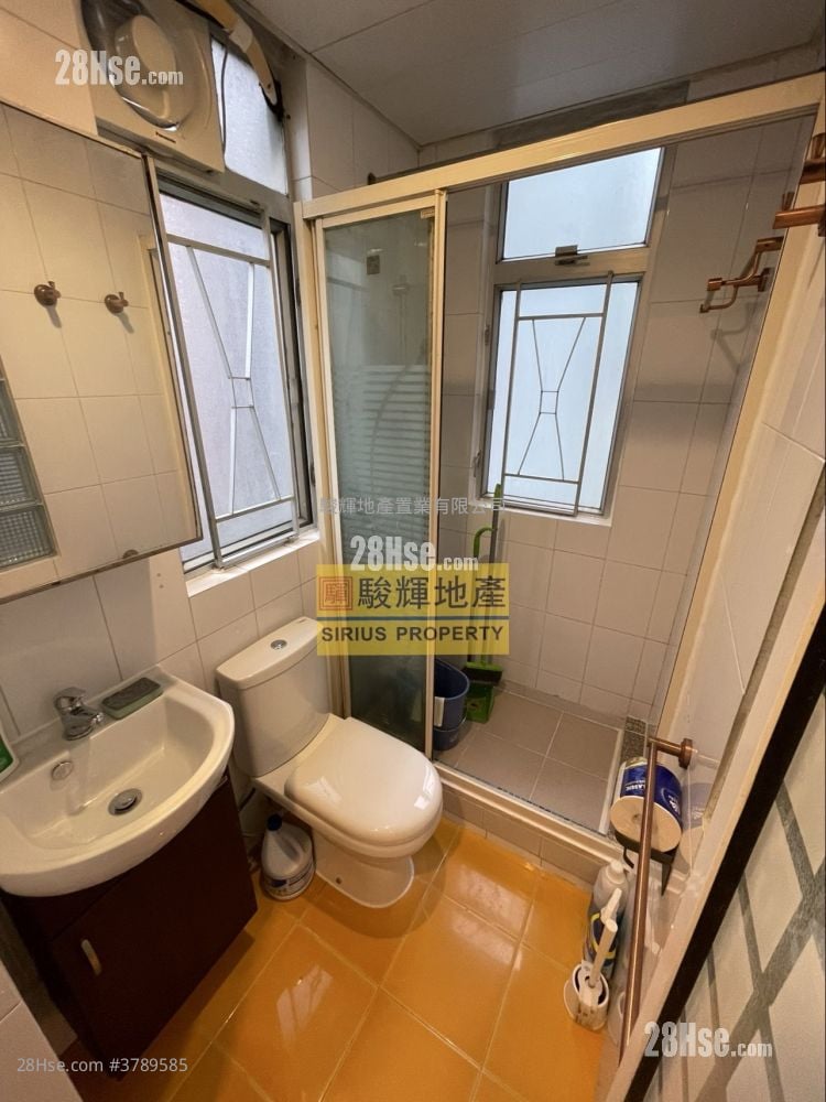 Winfield Building Rental 194 ft²