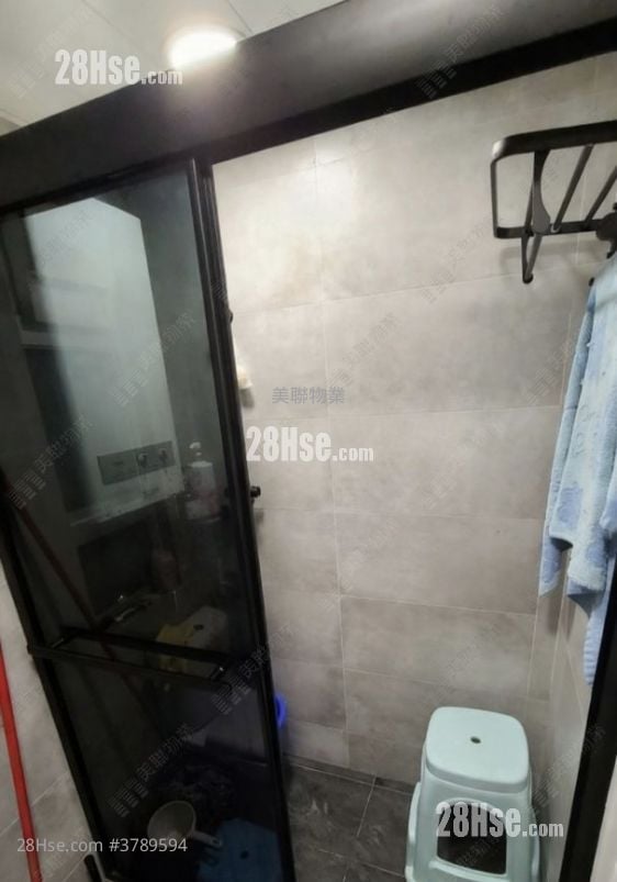 Champion Building Sell 2 Bedrooms , 1 Bathroom 329 ft²