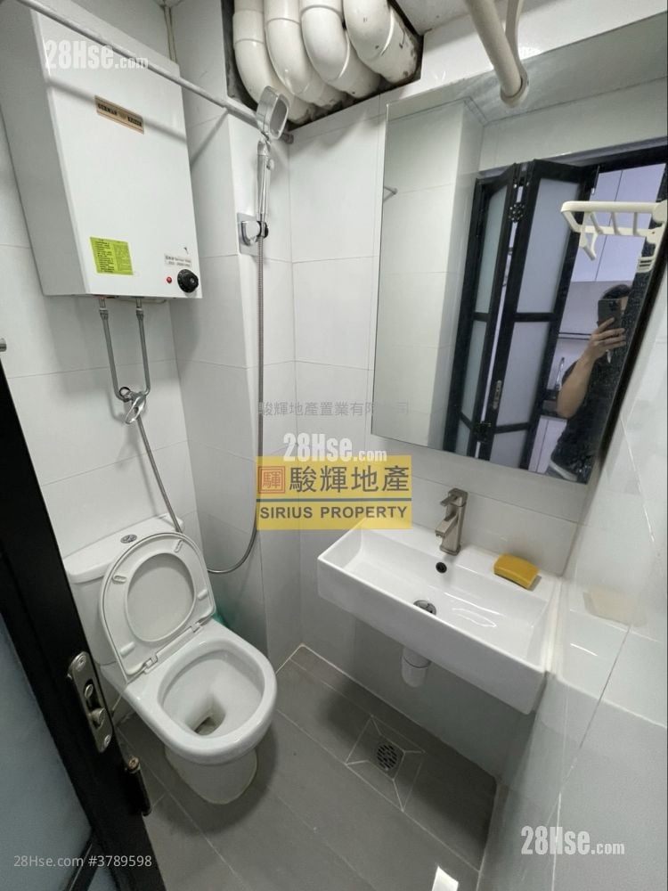 炜亨大厦 租盘 220 平方尺