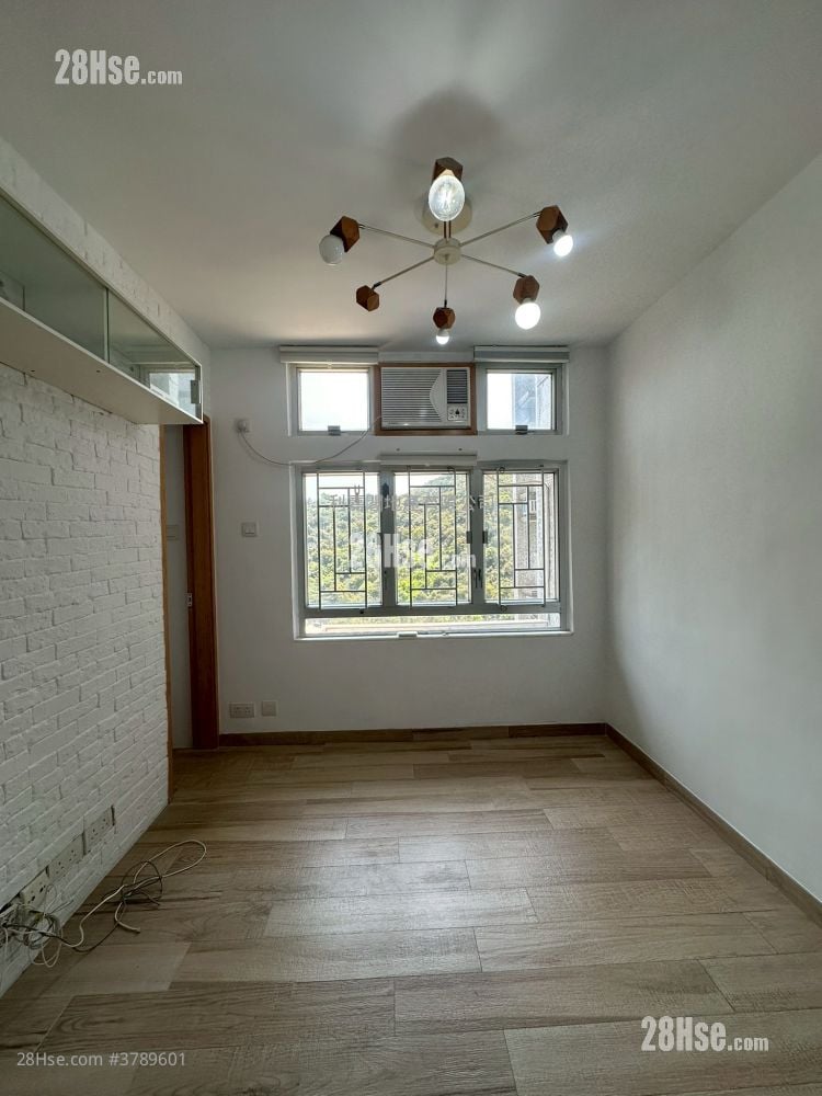 Ching Wah Court Sell 2 Bedrooms 401 ft²