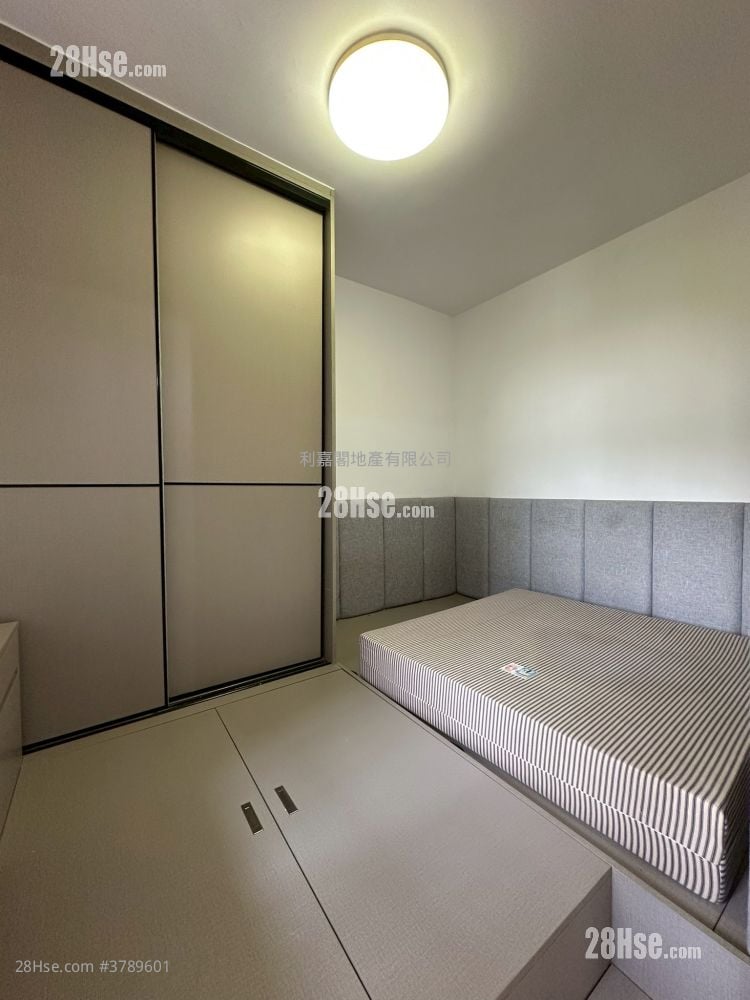 Ching Wah Court Sell 2 Bedrooms 401 ft²
