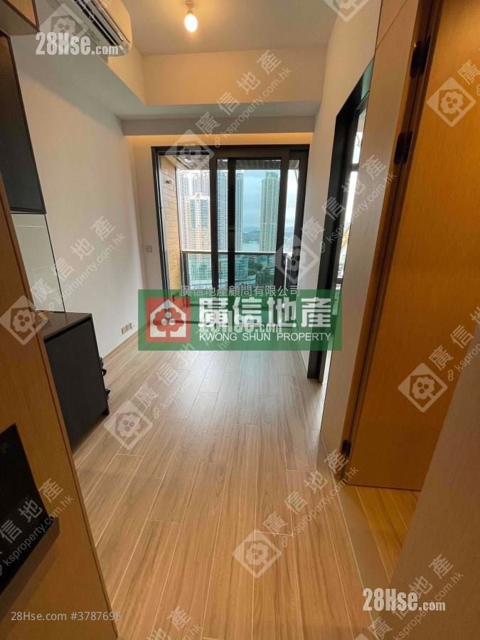 Aquila Square Mile Rental 1 Bedroom , 1 Bathroom 258 ft²