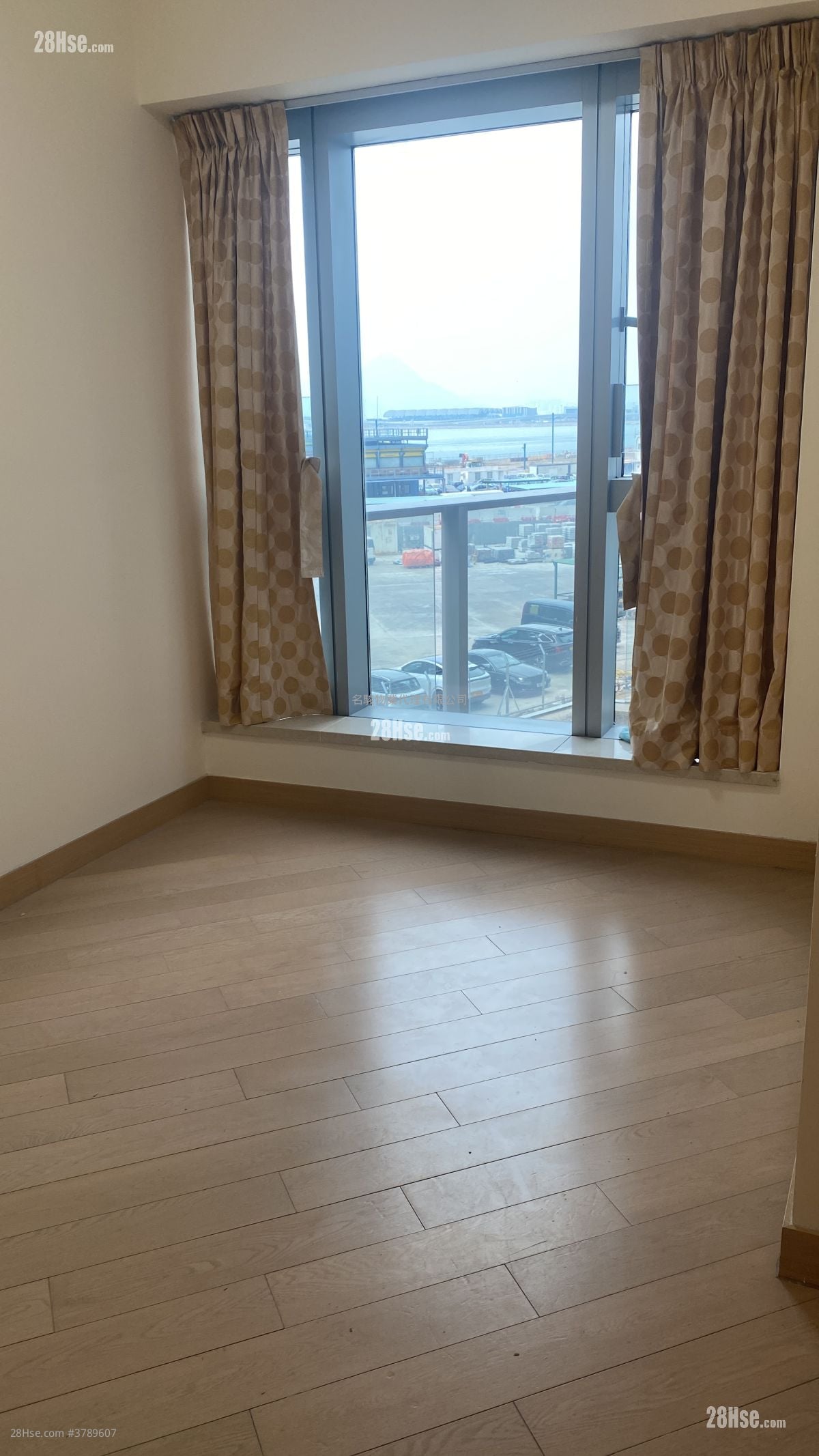 Century Link Rental 3 Bedrooms , 2 Bathrooms 641 ft²