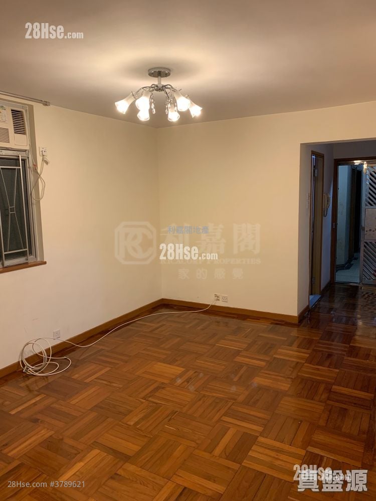 Telford Gardens Sell 517 ft²