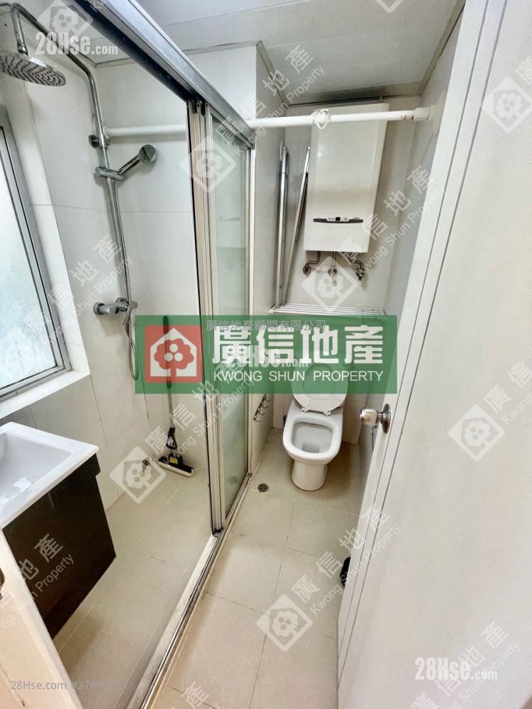 Yau Lee Building Rental 2 Bedrooms , 1 Bathroom 323 ft²