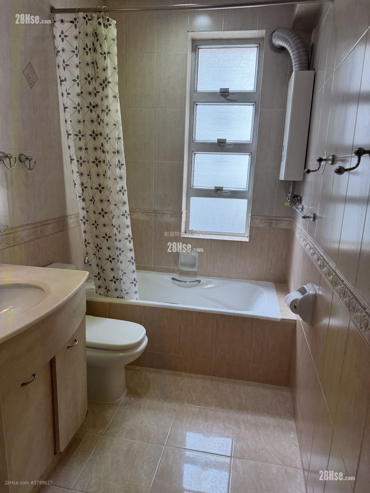 松苑 租盘 1,122 平方尺