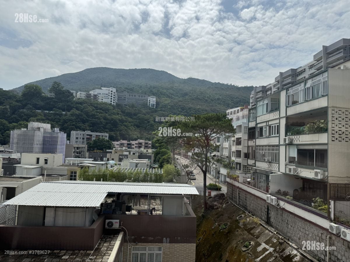 松苑 租盘 1,122 平方尺