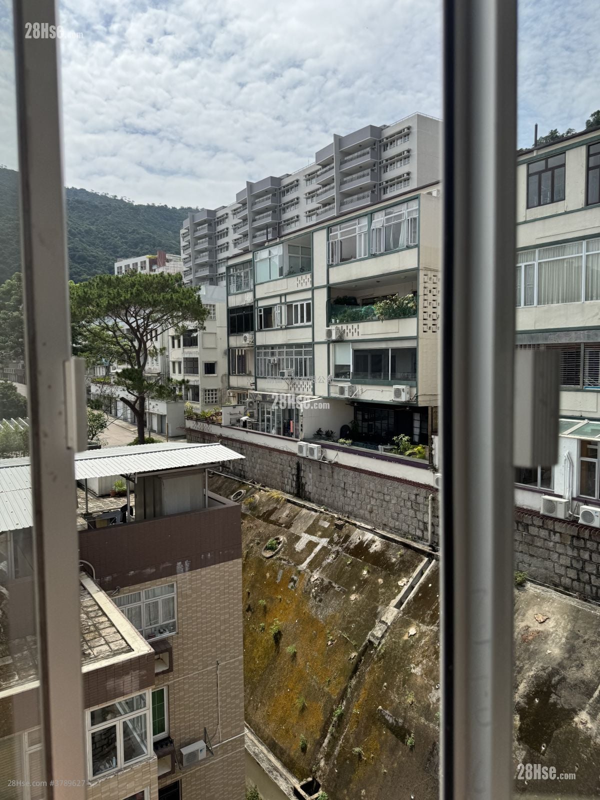 松苑 租盘 1,122 平方尺