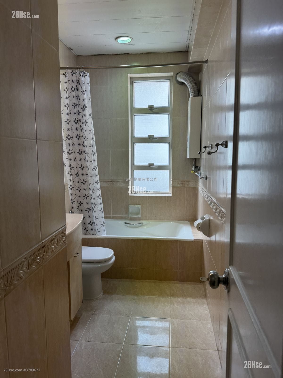 松苑 租盘 1,122 平方尺