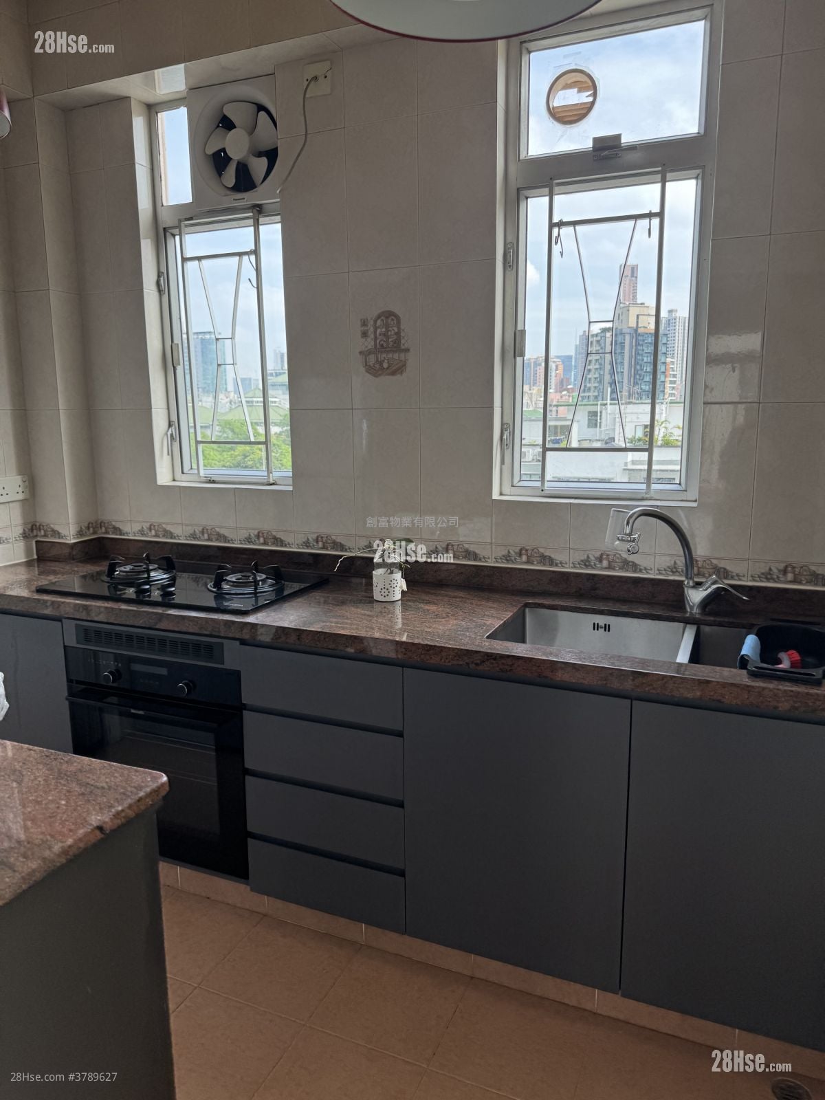 松苑 租盘 1,122 平方尺