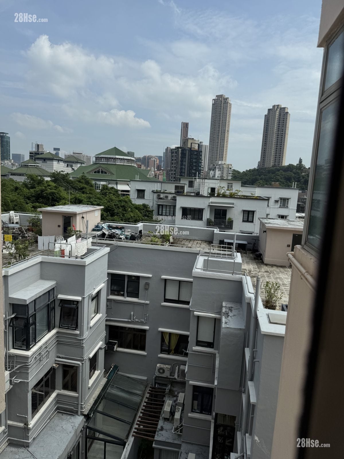 松苑 租盘 1,122 平方尺