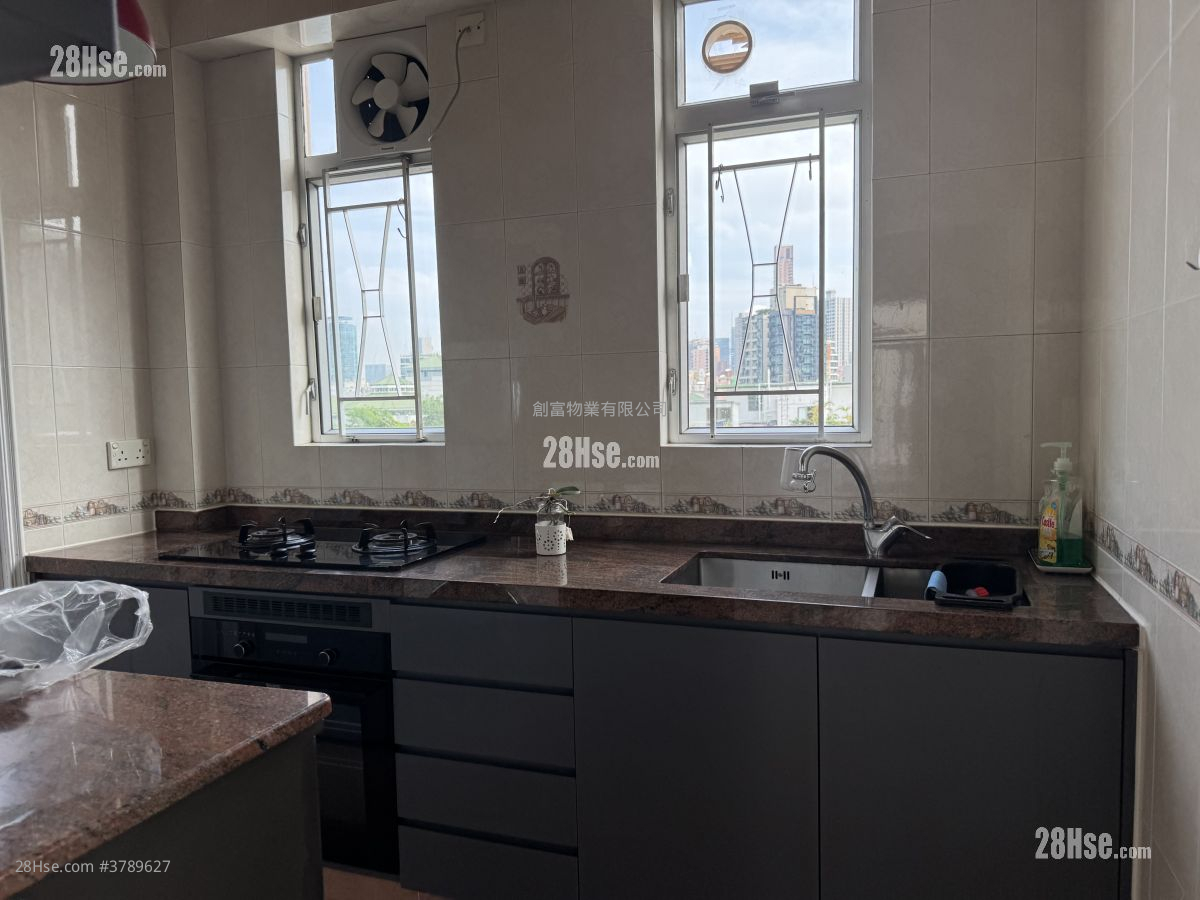 松苑 租盘 1,122 平方尺