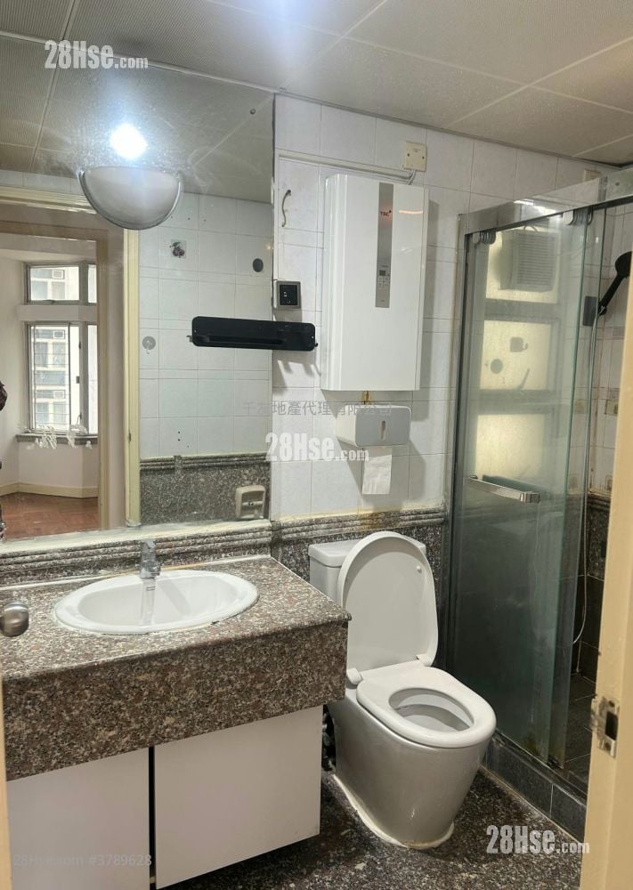 Kingswood Villas Sell 3 Bedrooms , 1 Bathroom 547 ft²