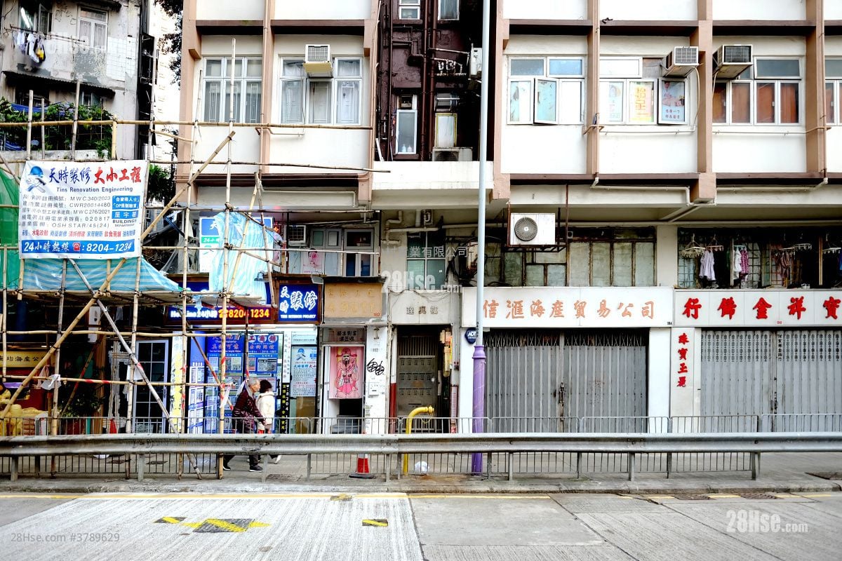 building outlook: Tat Hing Building Rental Studio , 1 Bathroom 250 ft²