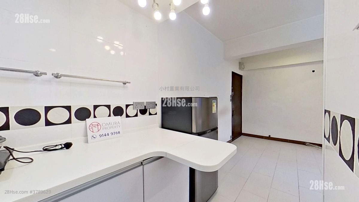 kitchen: Tat Hing Building Rental Studio , 1 Bathroom 250 ft²