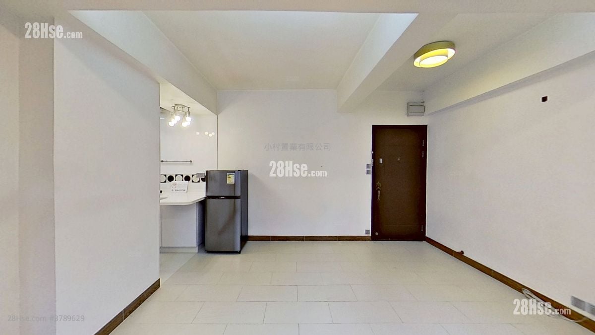 living room: Tat Hing Building Rental Studio , 1 Bathroom 250 ft²