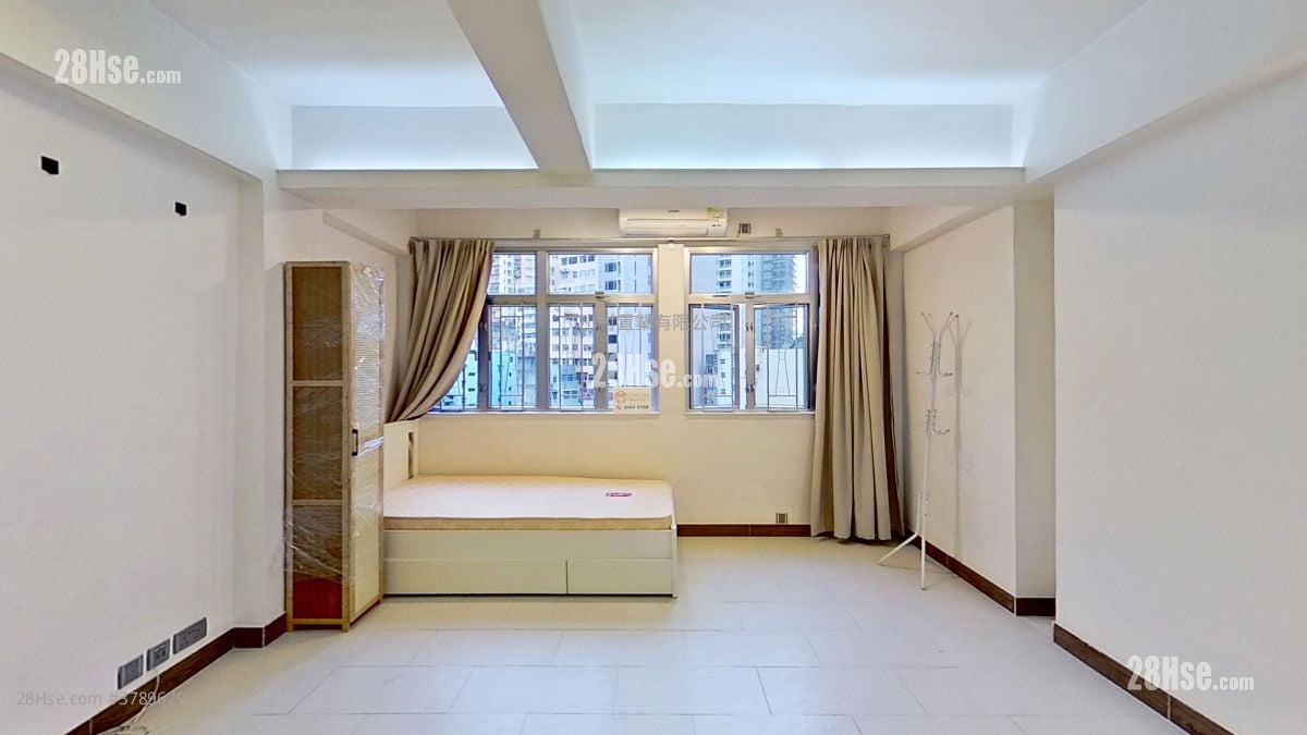master room: Tat Hing Building Rental Studio , 1 Bathroom 250 ft²