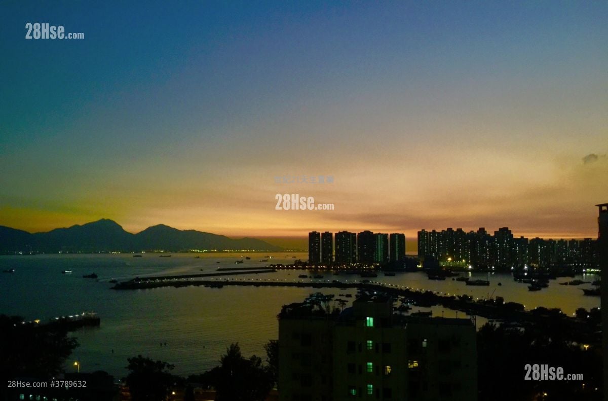 Dragon Inn Court Sell 3 Bedrooms , 2 Bathrooms 692 ft²