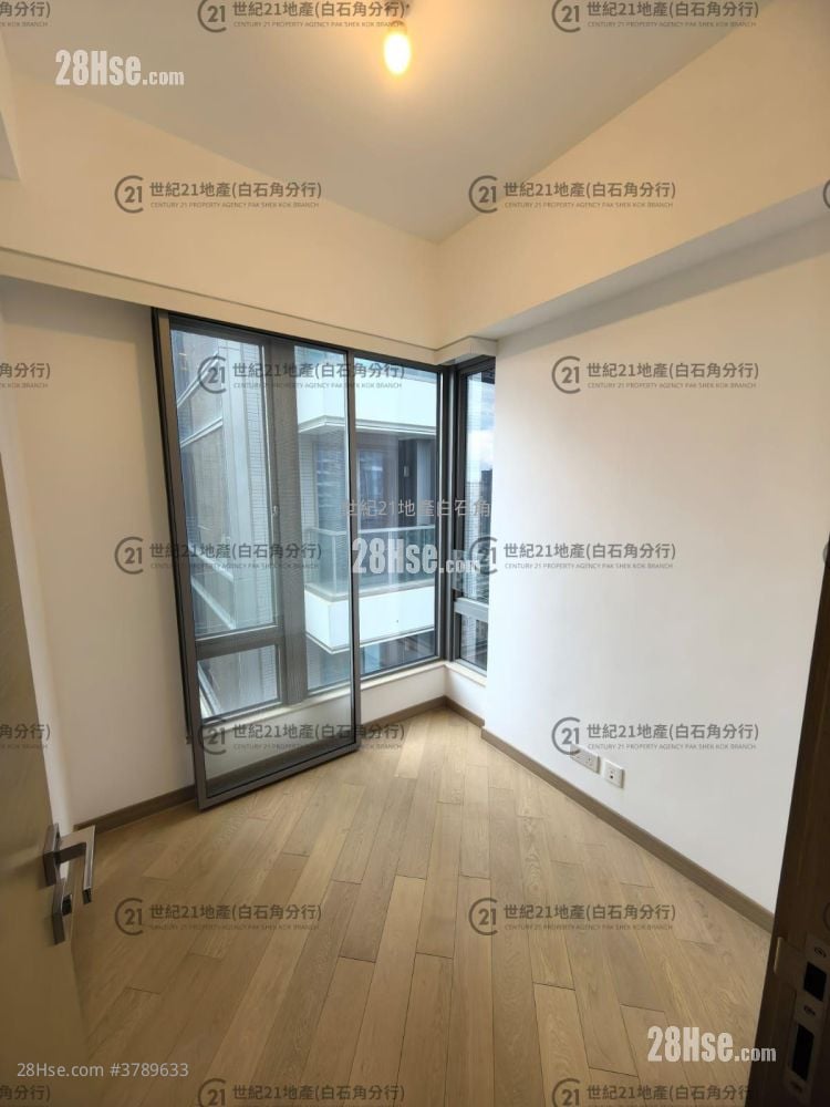 St Martin Sell 2 Bedrooms , 1 Bathroom 452 ft²