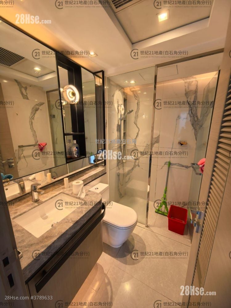 St Martin Sell 2 Bedrooms , 1 Bathroom 452 ft²