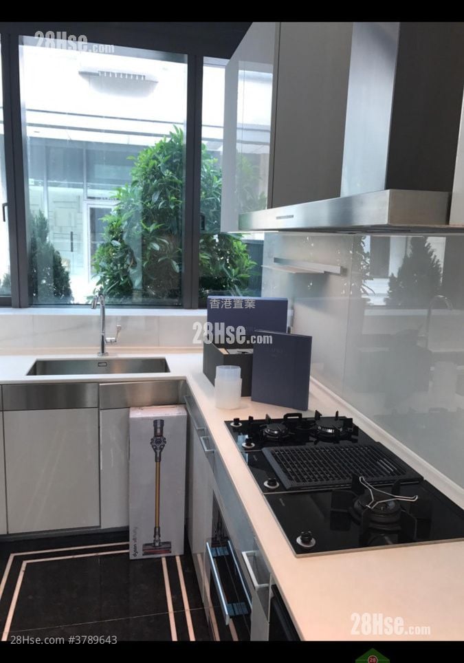 Capri Sell 3 Bedrooms , 4 Bathrooms 1,988 ft²