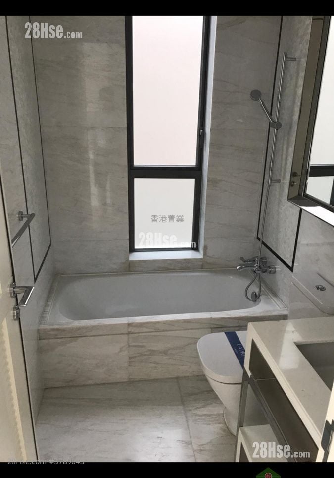 Capri Sell 3 Bedrooms , 4 Bathrooms 1,988 ft²