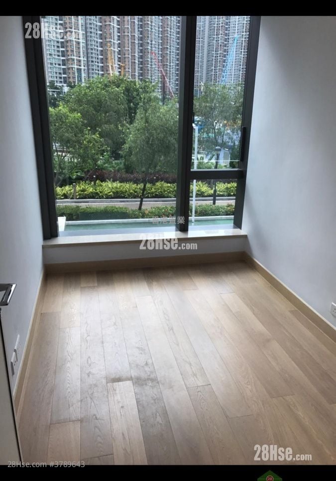 Capri Sell 3 Bedrooms , 4 Bathrooms 1,988 ft²