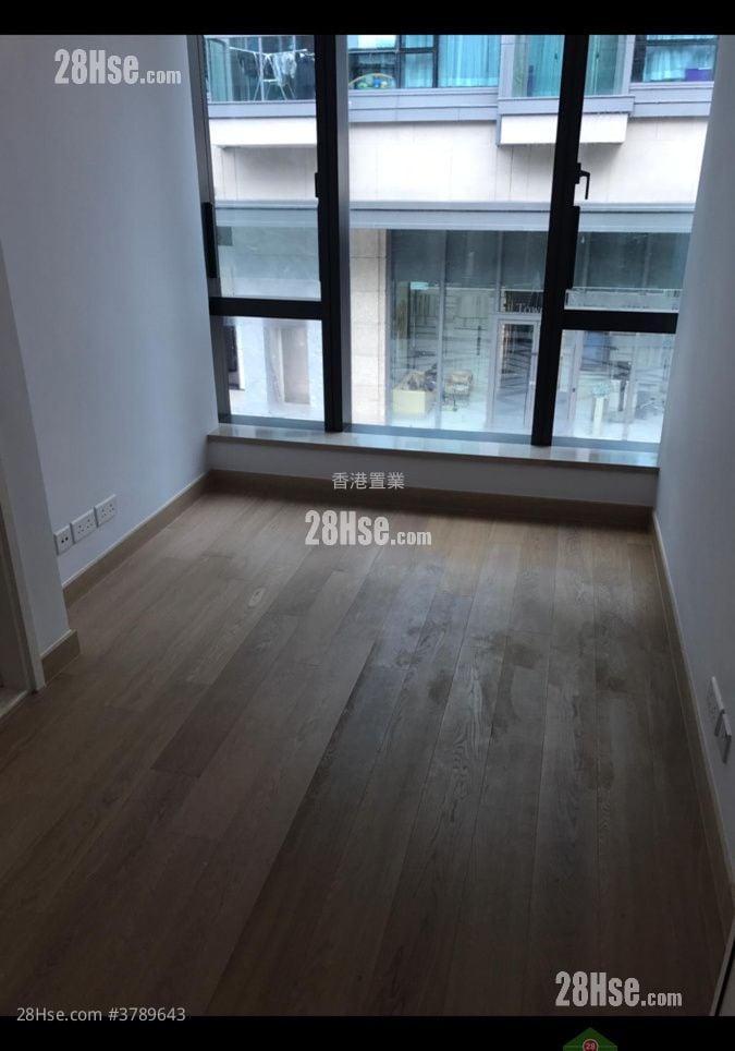 Capri Sell 3 Bedrooms , 4 Bathrooms 1,988 ft²