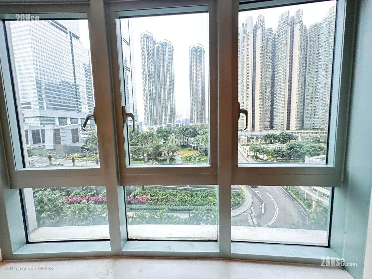 The Harbourside Sell 2 Bedrooms , 2 Bathrooms 743 ft²