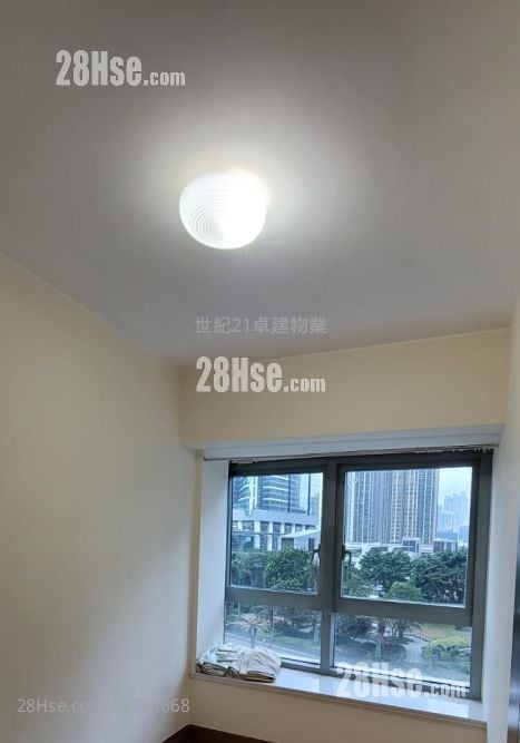 The Harbourside Sell 2 Bedrooms , 2 Bathrooms 743 ft²