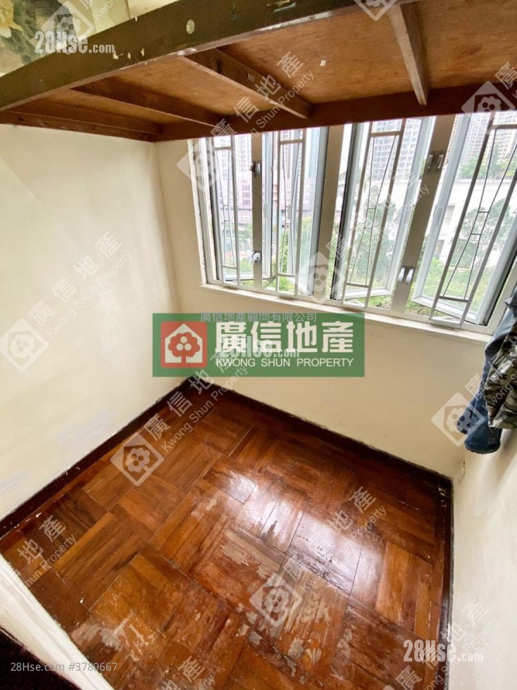 Shun King Building Sell 2 Bedrooms , 1 Bathroom 346 ft²