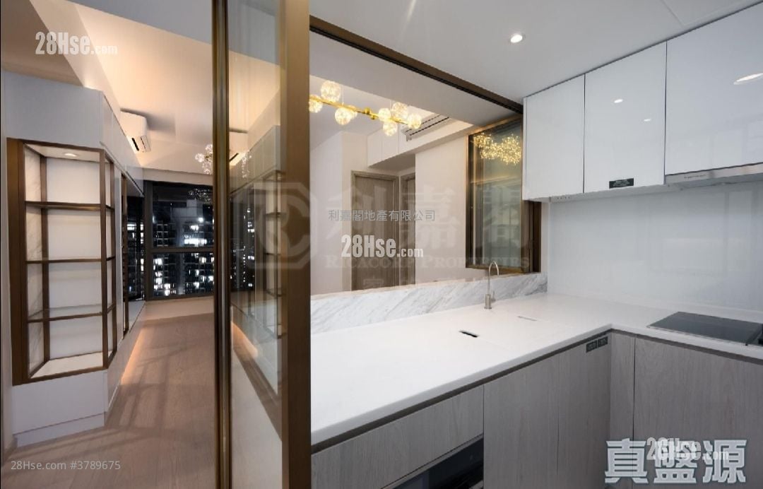 Sea To Sky Sell 2 Bedrooms 473 ft²