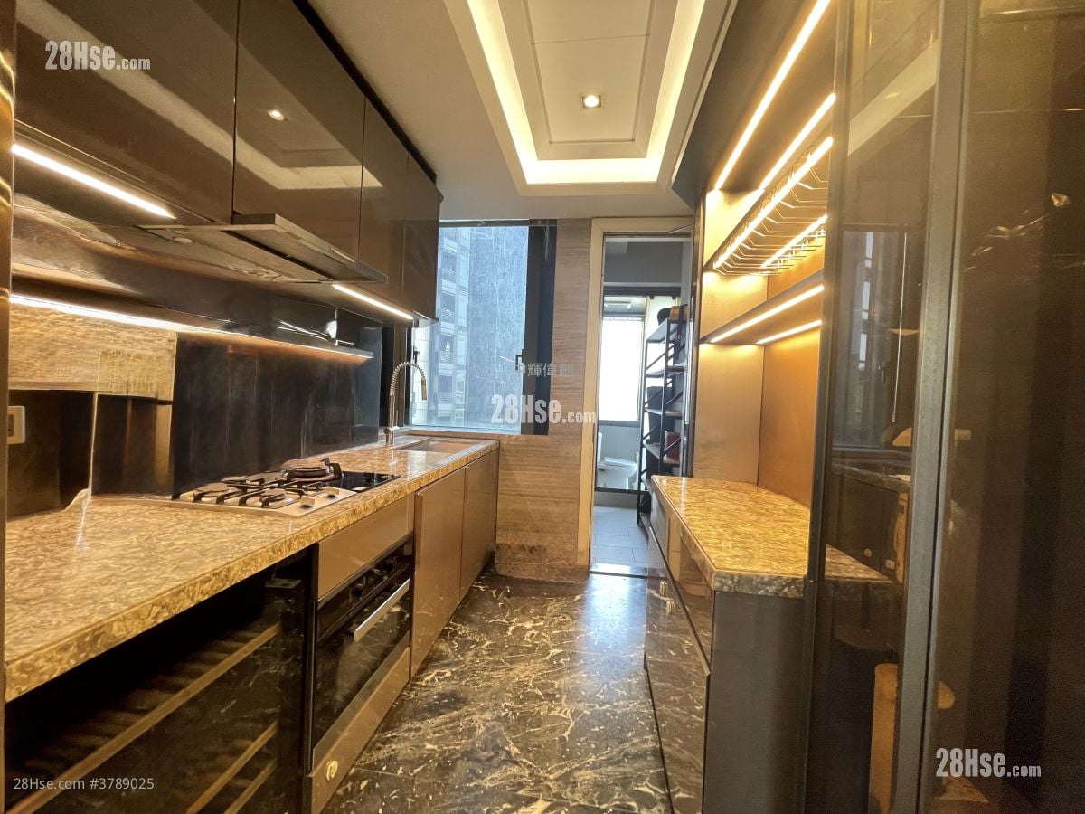 Eden Manor Sell 967 ft²