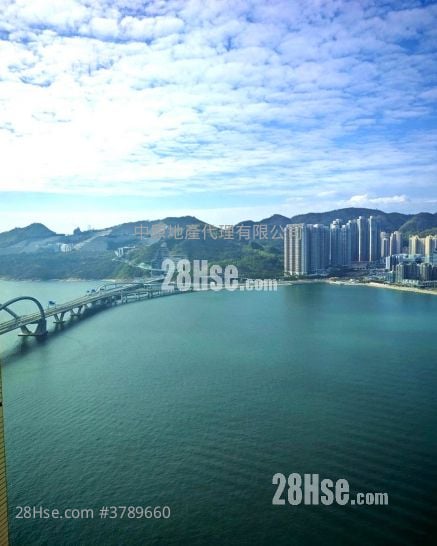 Sea To Sky Sell 2 Bedrooms 482 ft²