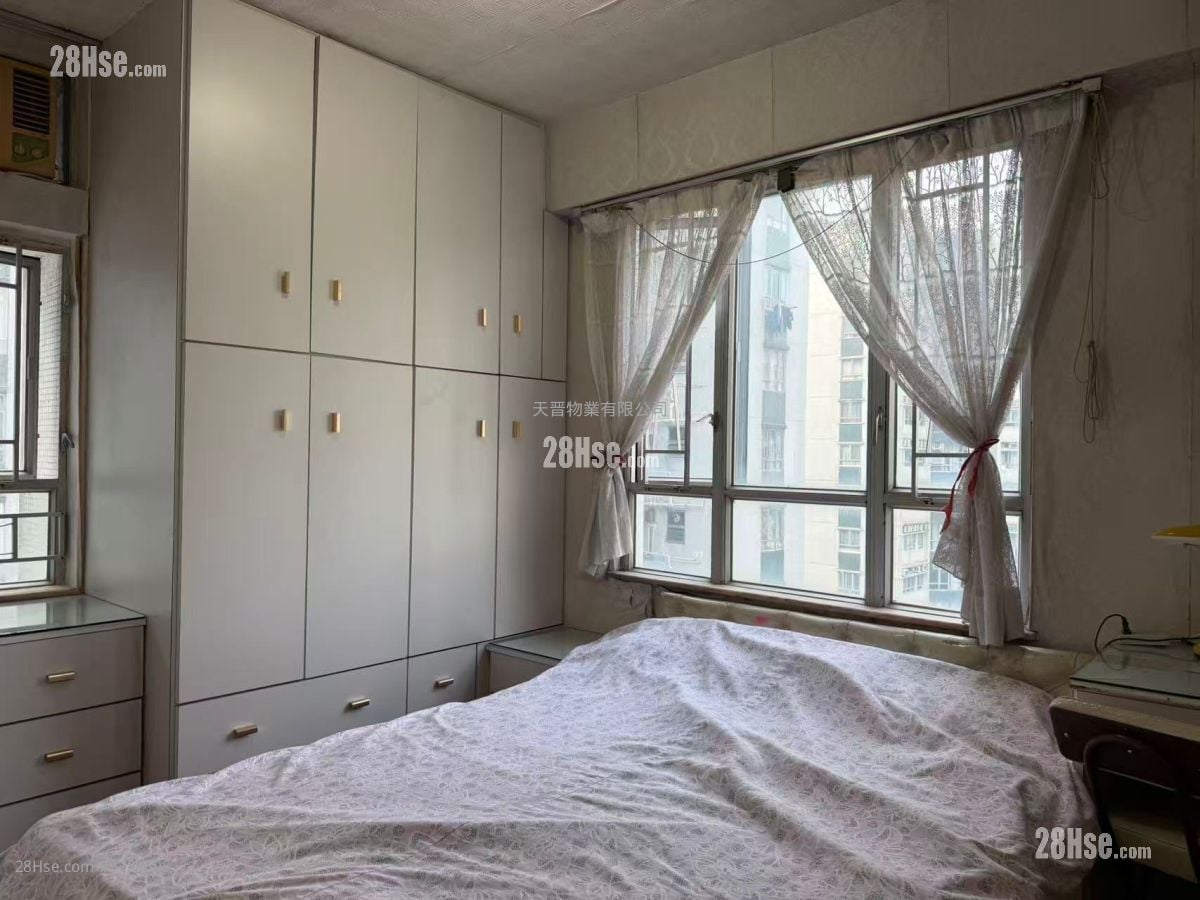 Whampoa Garden Sell 4 Bedrooms , 2 Bathrooms 681 ft²