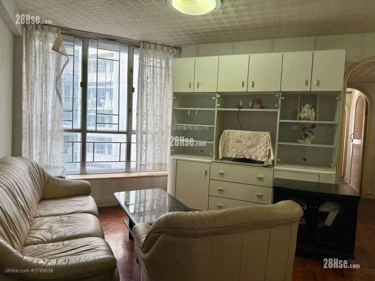 Whampoa Garden Sell 4 Bedrooms , 2 Bathrooms 681 ft²