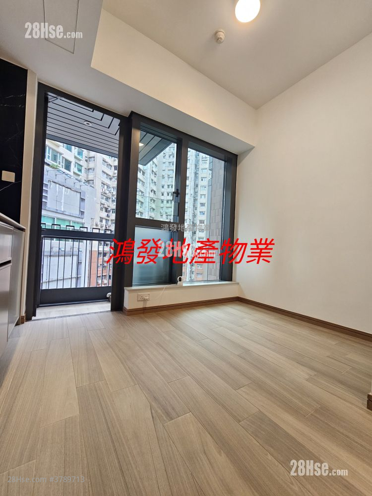 Uptify Sell Studio , 1 Bathroom 172 ft²