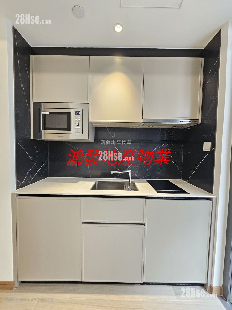 Uptify Sell Studio , 1 Bathroom 172 ft²