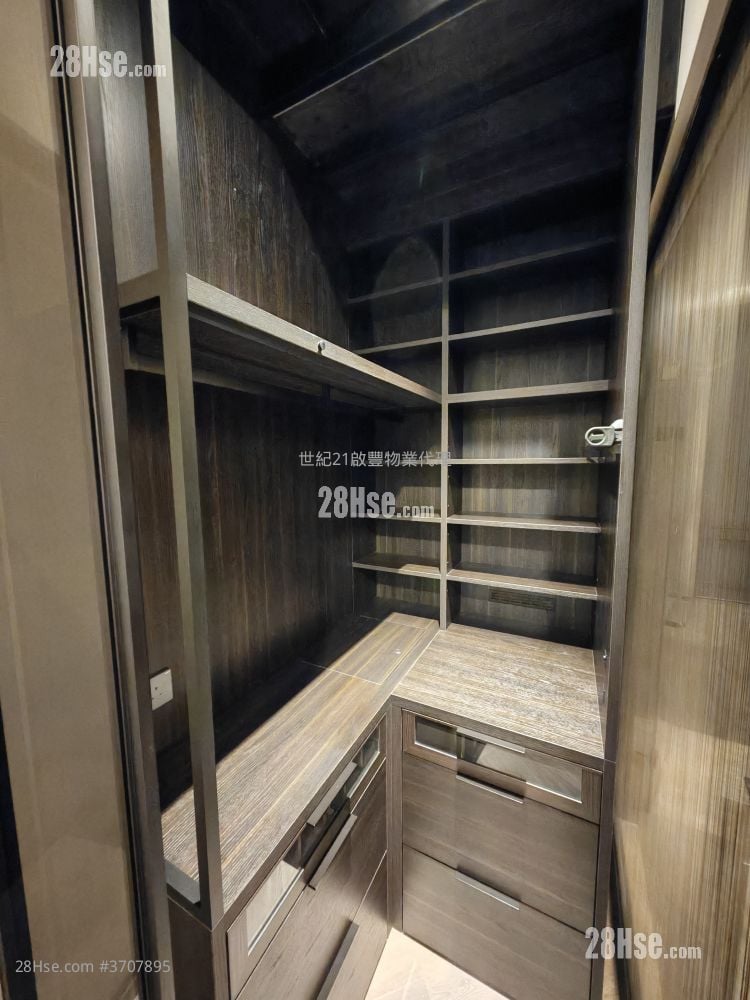 The Henley 售盘 1 房 , 1 浴室 417 平方尺