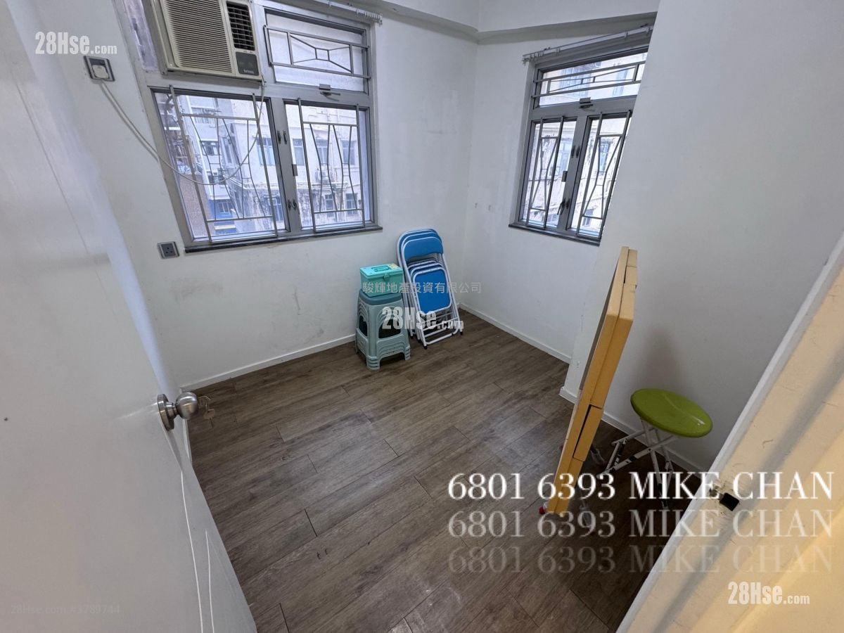 Kui Shing Building Sell 2 Bedrooms , 1 Bathroom 360 ft²