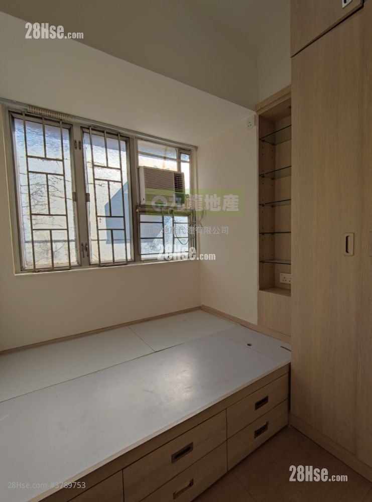 Golden League Building Rental 2 Bedrooms , 1 Bathroom 237 ft²