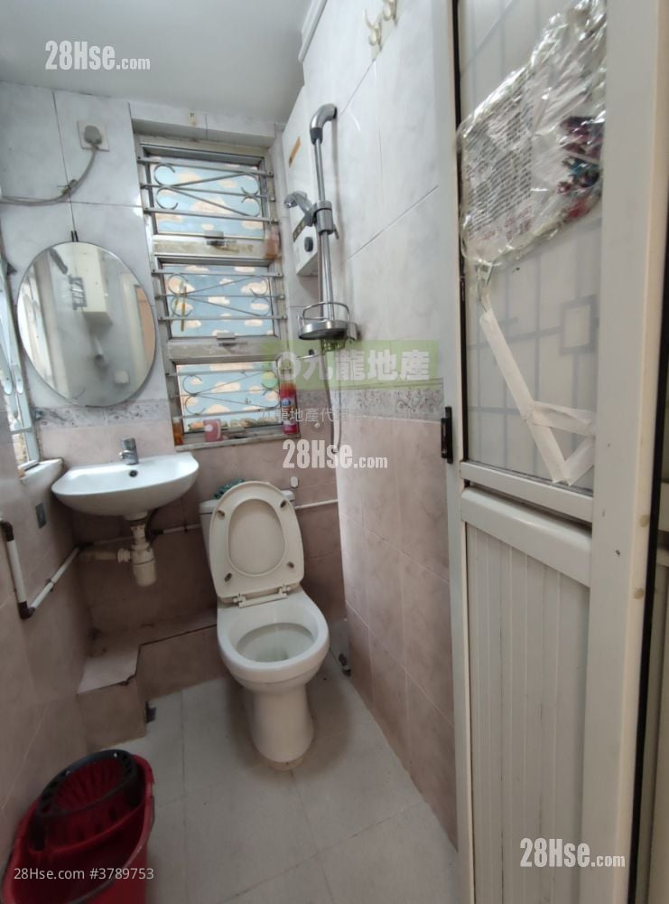 Golden League Building Rental 2 Bedrooms , 1 Bathroom 237 ft²