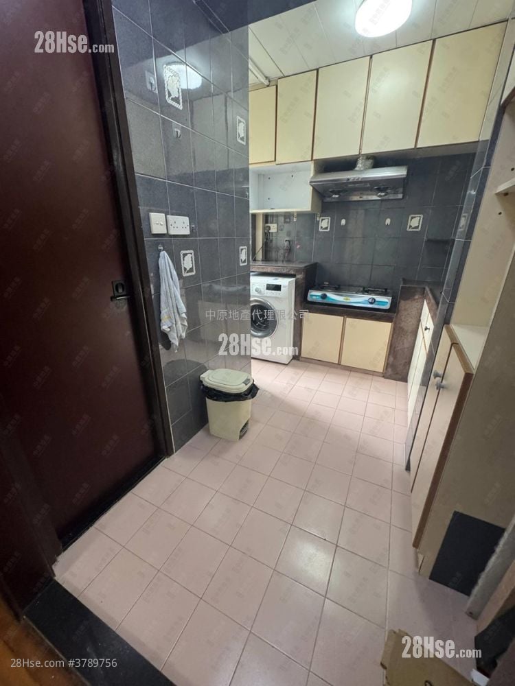 Tin Oi Court Sell 2 Bedrooms 546 ft²