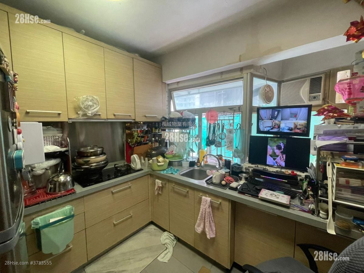 宝峰园 售盘 4 房 , 2 浴室 822 平方尺