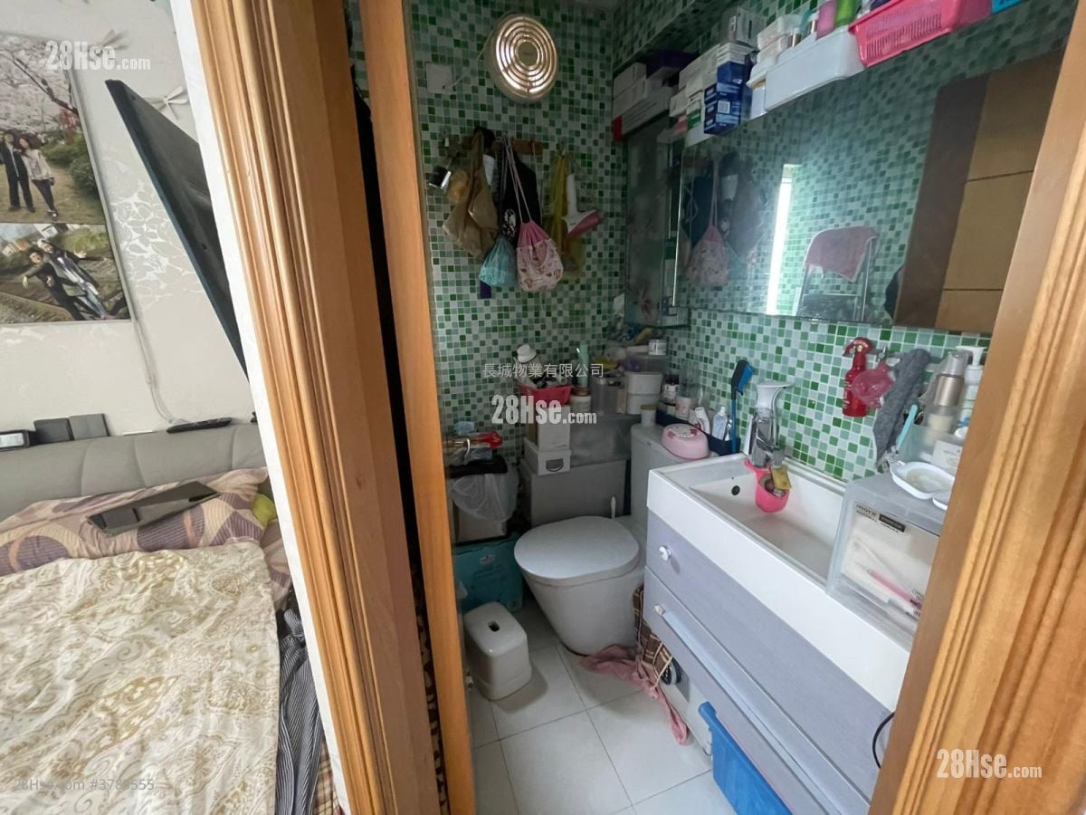 宝峰园 售盘 4 房 , 2 浴室 822 平方尺