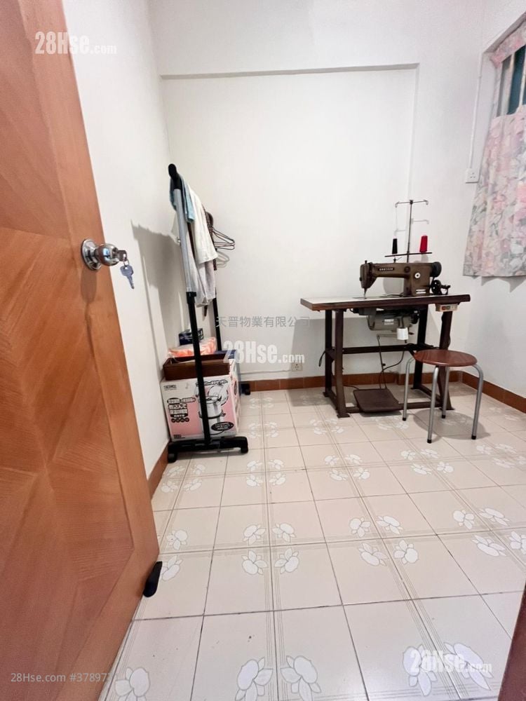 Tung Po Building Sell 2 Bedrooms , 1 Bathroom 351 ft²