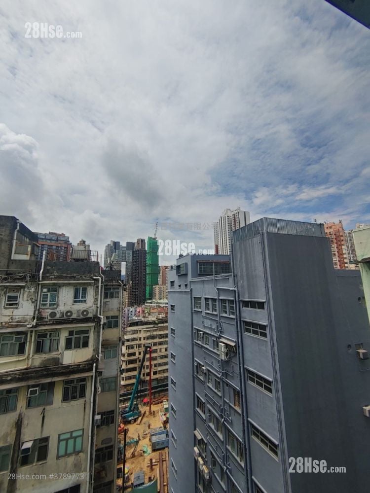 Wang Fung Building Sell 2 Bedrooms , 1 Bathroom 351 ft²