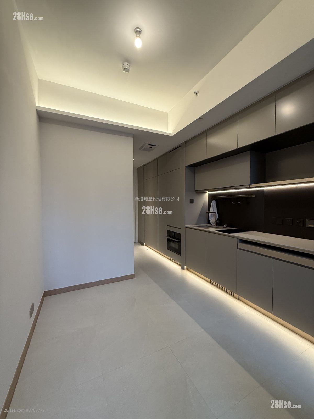 Baker Circle Greenwich 售盘 开放式间隔 , 1 浴室 212 平方尺