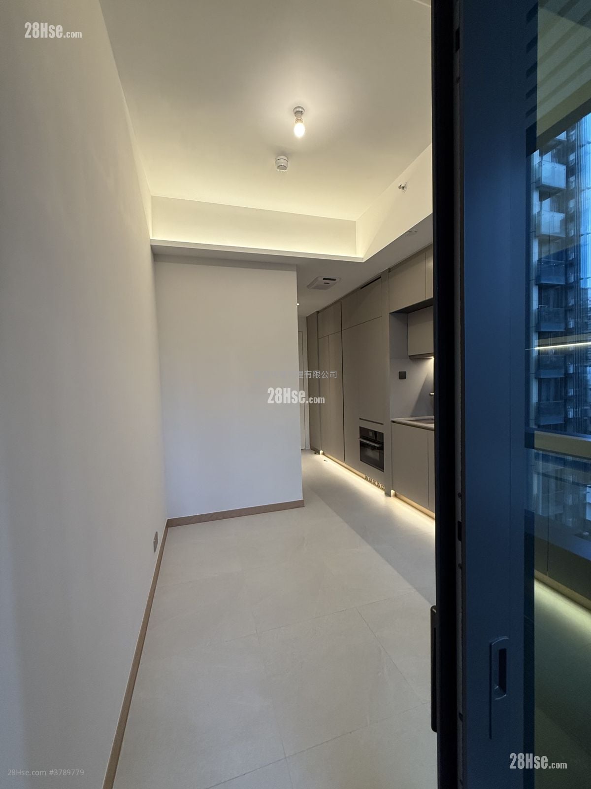 Baker Circle Greenwich 售盘 开放式间隔 , 1 浴室 212 平方尺