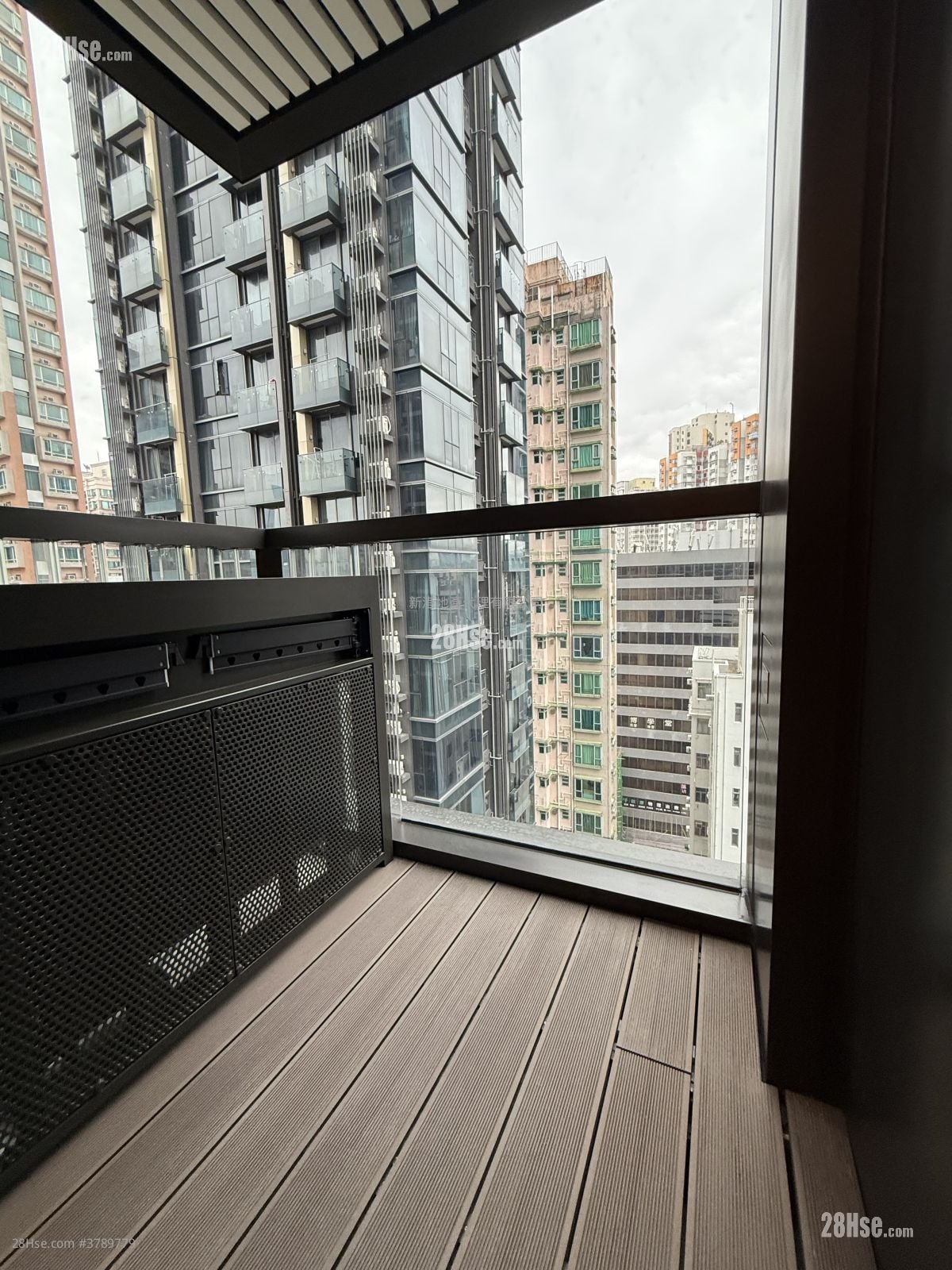 Baker Circle Greenwich 售盘 开放式间隔 , 1 浴室 212 平方尺